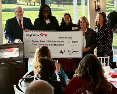 KeyBank Honors Syracuse–area Business Owner at Annual Key4women Awards