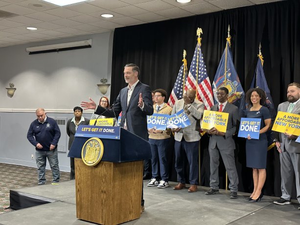 Rob Speaks at Gov. Hochul Rally