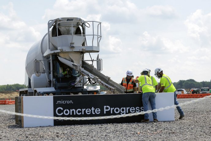 Micron Concrete Pouring