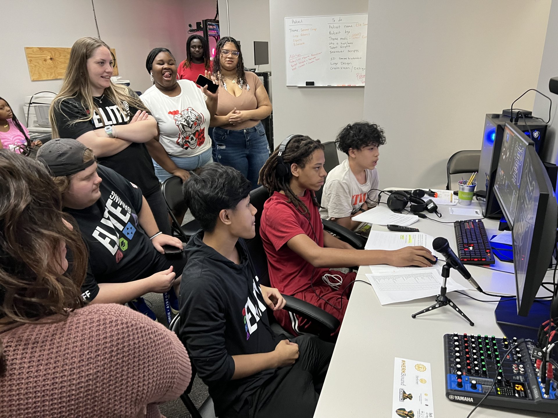 Students at Elite Gaming